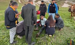 Hakkari’de Bayılan Genç İçin Yaylada Kurtarma Operasyonu