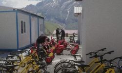 Hakkarili Çocuklara Gokart Sürprizi