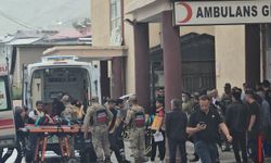 Hakkari'de Askeri Yarım Otobüs Kaza Yaptı: 6 Asker Yaralı