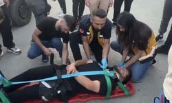 Hakkari'de Kaza Anı: Sürücü Kaçtı, Motosikletli Yaralı