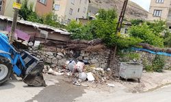Hakkari Belediyesi'nden moloz ve çöp uyarısı