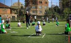 Hakkâri’de Geleneksel Çocuk Oyunları ve Spor Şenliği Coşkuyla Kutlandı