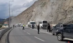 Hakkari'de Polisleri Taşıyan Otobüste Yangın Çıktı