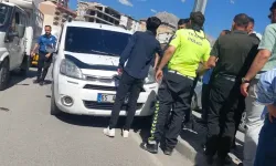 Hakkari'de Trafik Kazası: Yaşlı Vatandaş Yaralandı
