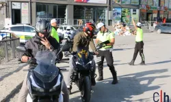 Hakkâri’de Motokuryelere Yakın Takip
