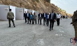 Heyetler: Silah bırakma töreni alanında