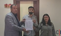 DEM Parti Hakkari İl Eş Başkanları Behçet Kanat ve Evin Tan Mazbatalarını Aldı