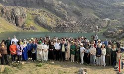 AK Parti Hakkari Kadın Kolları’ndan Sat Gölleri’nde Anlamlı Etkinlik