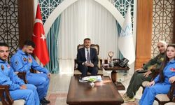 Vali Ali Çelik: Yamaç Paraşütçülerini Kabul Etti