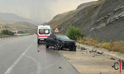 Hakkâri’de Trafik Kazası: Aynı Otomobildeki 5 Kişi Yaralandı