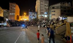 Hakkâri Belediyesi Kent Park’ta Sinema ve Karaoke Etkinlikleri Düzenliyor