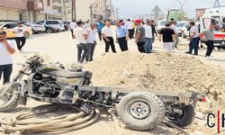 Hakkari'de Kamyonet, 3 Tekerlekli Yük Motosikletine Arkadan Çarptı