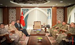 Korgeneral Zorlu Topaloğlu’ndan Hakkâri Valiliği’ne Ziyaret