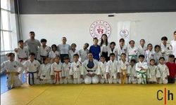 Kız ve Erkek Sporcular Hakkari’de Judo Turnuvasında Buluştu