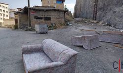 Hakkari'de Uyarılara Rağmen Moloz ve Eski Eşya Sorunu Devam Ediyor