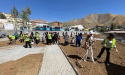 Hakkari’de Sümbül Dağı Manzaralı Yeni Park Çalışmaları Başladı