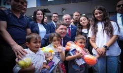 Adalet Bakanı Yılmaz Tunç Hakkâri’de Esnaf ve Vatandaşlarla Buluştu