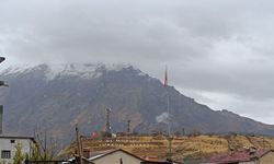 Hakkari'de Yüksek Kesimlere Kar Yağdı