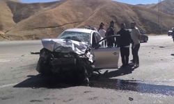 Hakkari’de İki Araç Çarpıştı: 4 Yaralı Var
