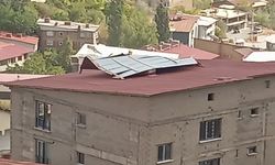 Hakkari’de Şiddetli Rüzgar Çatıları Uçurdu: Yetkililerden Yeni Uyarı