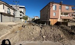 Hakkari'de VEDAŞ Çalışmaları Sonrası Kaldırımlar Köstebek Yuvasına Döndü