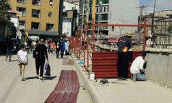Hakkari'de Okul Yolu Tehlikede: Kaldırım Kapandı, Veliler Tedirgin