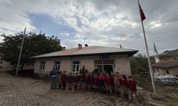 Hayırsever Destekle Hakkari'den Aktütün Okullarına Eğitim Yardımı