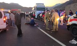 Hakkari-Van Karayolunda Feci Kaza: Ölü ve Yaralılar Var