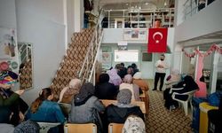 Hakkari’de ADEM Kursiyerlerine “Evlilik Öncesi Eğitim” Semineri Düzenlendi