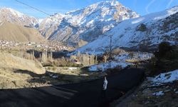 Hakkari Belediyesi Bağlar Mahallesinde Asfalt Çalışmalarını Hızlandırdı