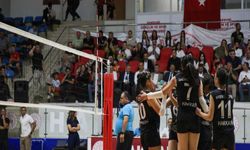 Hakkari’de 2025-2026 Okul Sporları Yıldız Kızlar Voleybol İl Birinciliği Başladı