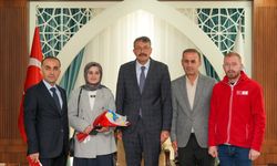 Hakkari Kızılayın'dan Vali Çelik'e ziyaret