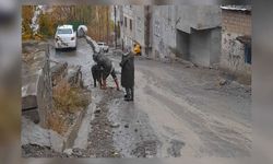 Hakkari’de Sağanak Yağışa Karşı Belediye Ekiplerinden Seferberlik
