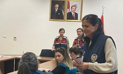 Hakkari'de Kadın Güvenlik Güçlerinden KADES Farkındalığı