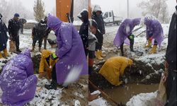 Hakkari’de Kar ve Heyelan Su Şebekelerini Vurdu: Belediye Ekipleri Seferber Oldu