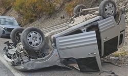 Hakkari-Yüksekova Karayolunda Kaza: İki Kişi Yaralandı