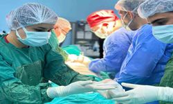 Derecik Devlet Hastanesinde Bir İlk: Guatr Ameliyatı Başarıyla Gerçekleştirildi