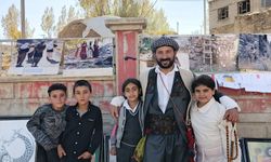 Metin Akmaz’dan Başkale’de Köy Okulunda Sanat Şöleni