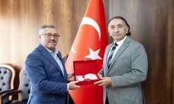 Türk Kızılay Heyetinden Rektör Gençcelep’e Nezaket Ziyareti