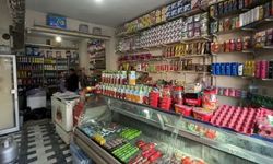 Hakkari’de 30 Yıllık Esnaftan Öğrencilere Vefa Örneği