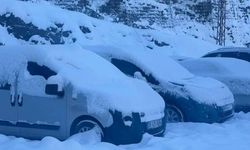 Gece Sıfırın Altına Düşen Hakkari’de Yollar Buz Pistine Döndü
