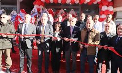 Kadın Girişimciden Hakkari’ye Yeni Yatırım: Deva Eczanesi Açıldı