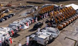 CHP Hakkari İl Başkanı Çakırbeyli’nin Girişimiyle Hakkâri Belediyelerine Araç Desteği