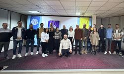 Hakkari’de Eğitim Sen’den Yoğun Katılımlı Stand Up Gösterisi