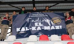 Hakkari’de Tribünler “Kadına El Kalkamaz” Dedi