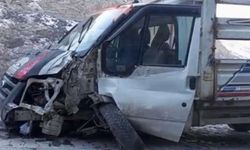 Hakkari Depin Mevkisinde Kaza Ucuz Atlatıldı: 1 Yaralı