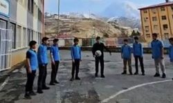 Hakkarili Gençler'den “Gençlik Nereye Gidiyor?” sorusuna anlamlı cevap: “Camiye gidiyoruz!”