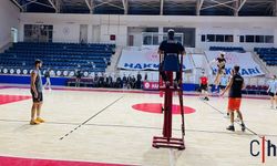 Hakkari’de MİDİ Voleybol Müsabakaları Başladı