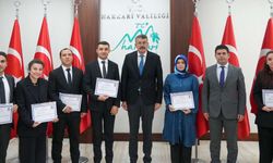 Vali Çelik'ten öğretmenlere takdirname