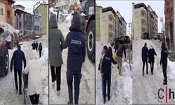 Hakkari Belediyesi Zabıta Ekiplerinden Karla Mücadelede Örnek Davranış